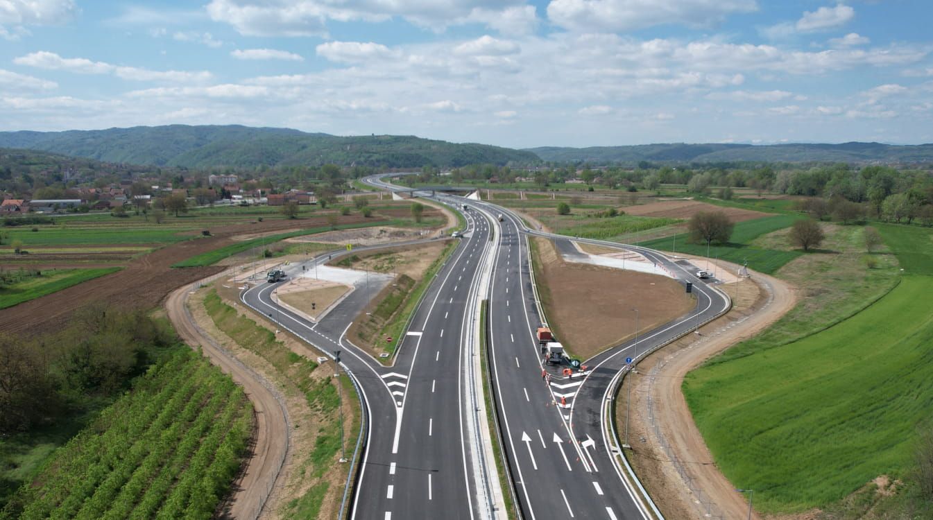 Aerial view of newly paved stretch of highway in the Morava Corridor.